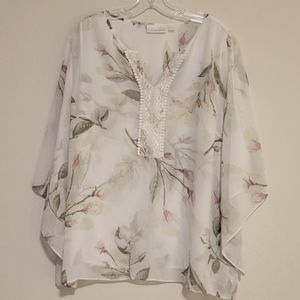 Top Belle Kim Gravel Size XL flowy white with Roses
